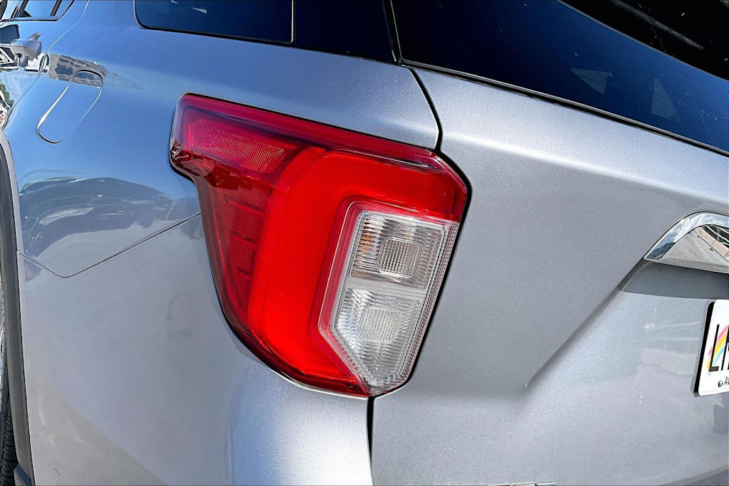 Thumbnail: 2022 Ford Explorer - 32