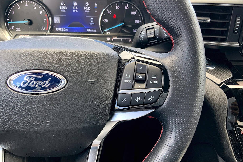 2022 Ford Explorer ST-Line 25