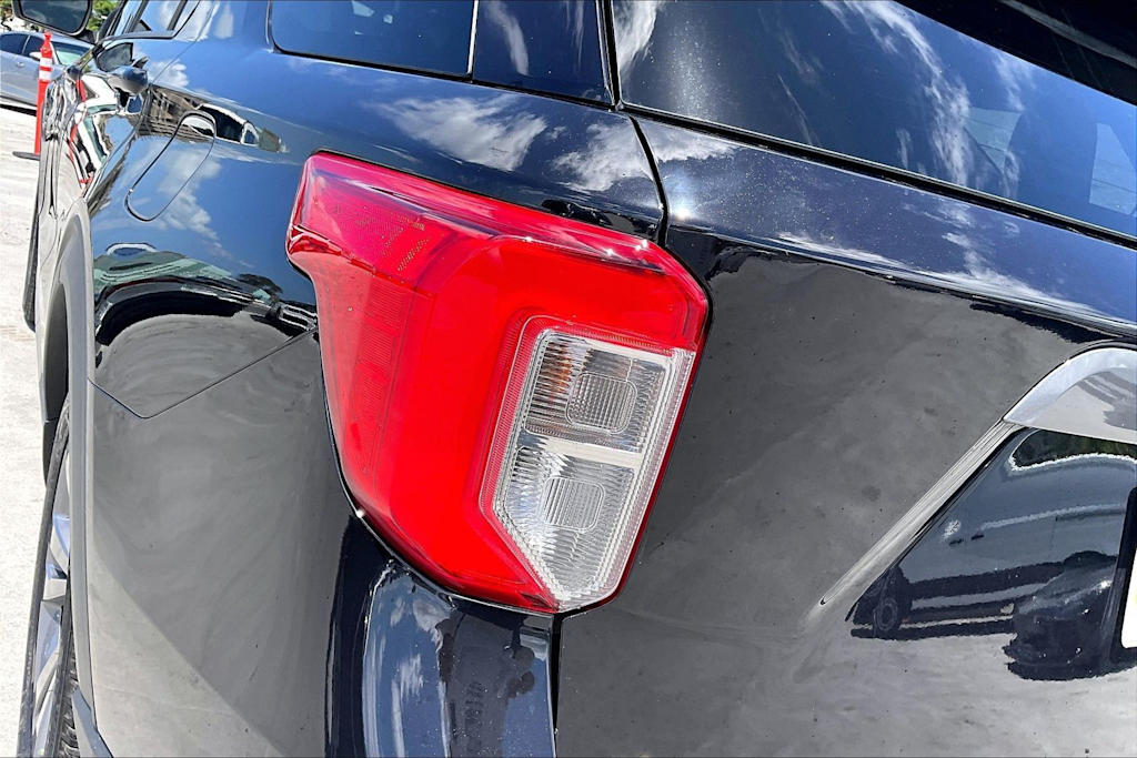 Thumbnail: 2023 Ford Explorer - 32