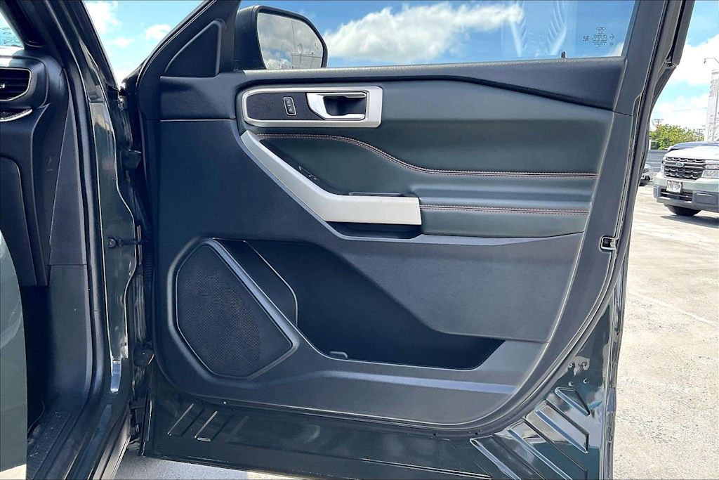 Thumbnail: 2022 Ford Explorer - 28