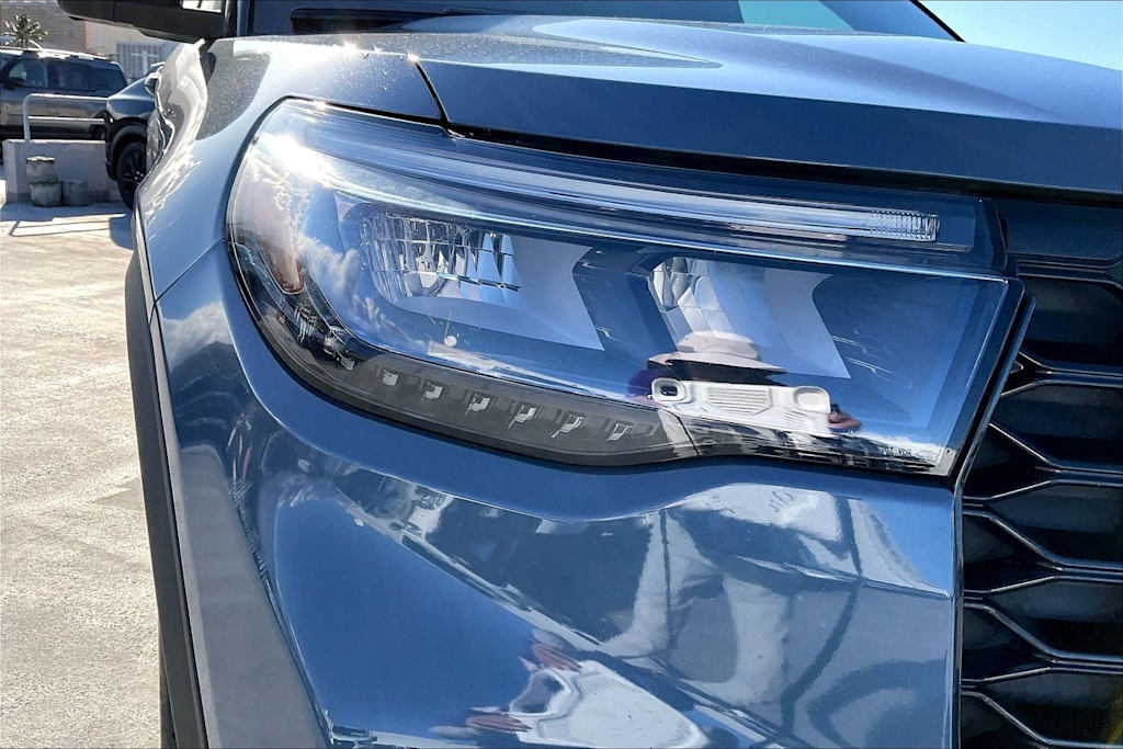 Thumbnail: 2025 Ford Explorer - 31