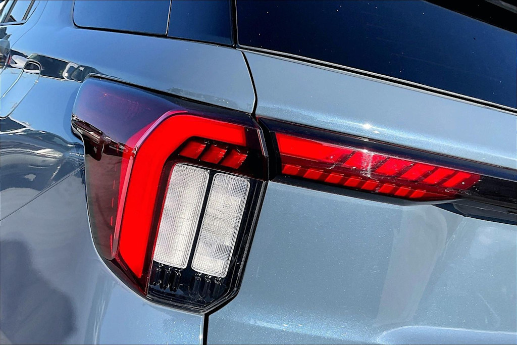 Thumbnail: 2025 Ford Explorer - 32