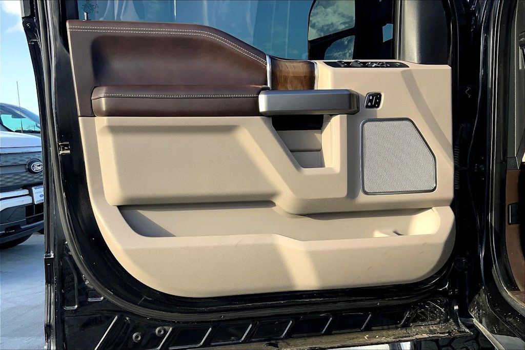 Thumbnail: 2019 Ford F-350 - 28