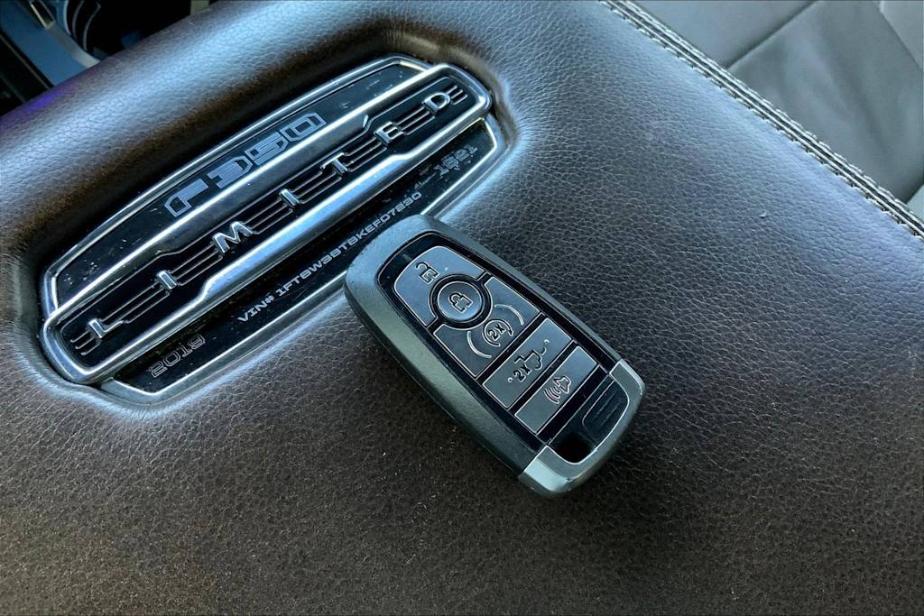 Thumbnail: 2019 Ford F-350 - 18