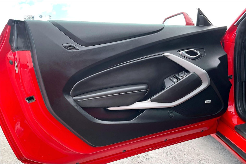 Thumbnail: 2020 Chevrolet Camaro - 27