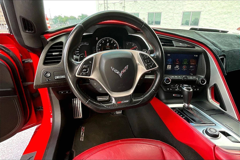 Thumbnail: 2015 Chevrolet Corvette - 12