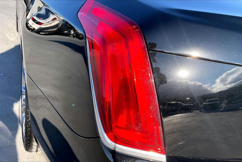 Thumbnail: 2016 Cadillac CT6 - 32