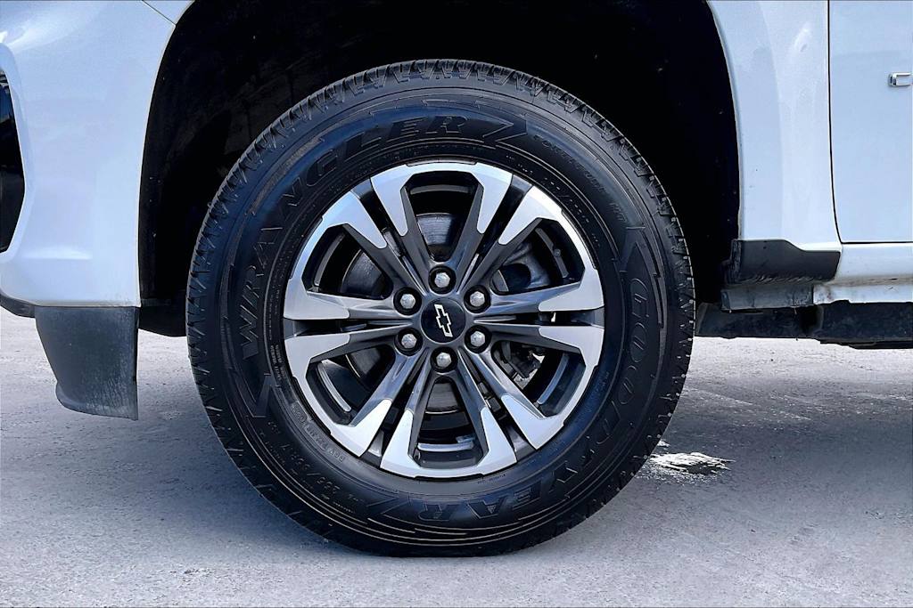 Thumbnail: 2022 Chevrolet Colorado - 8