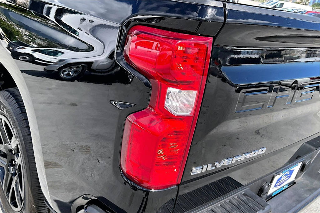 Thumbnail: 2024 Chevrolet Silverado 1500 - 32
