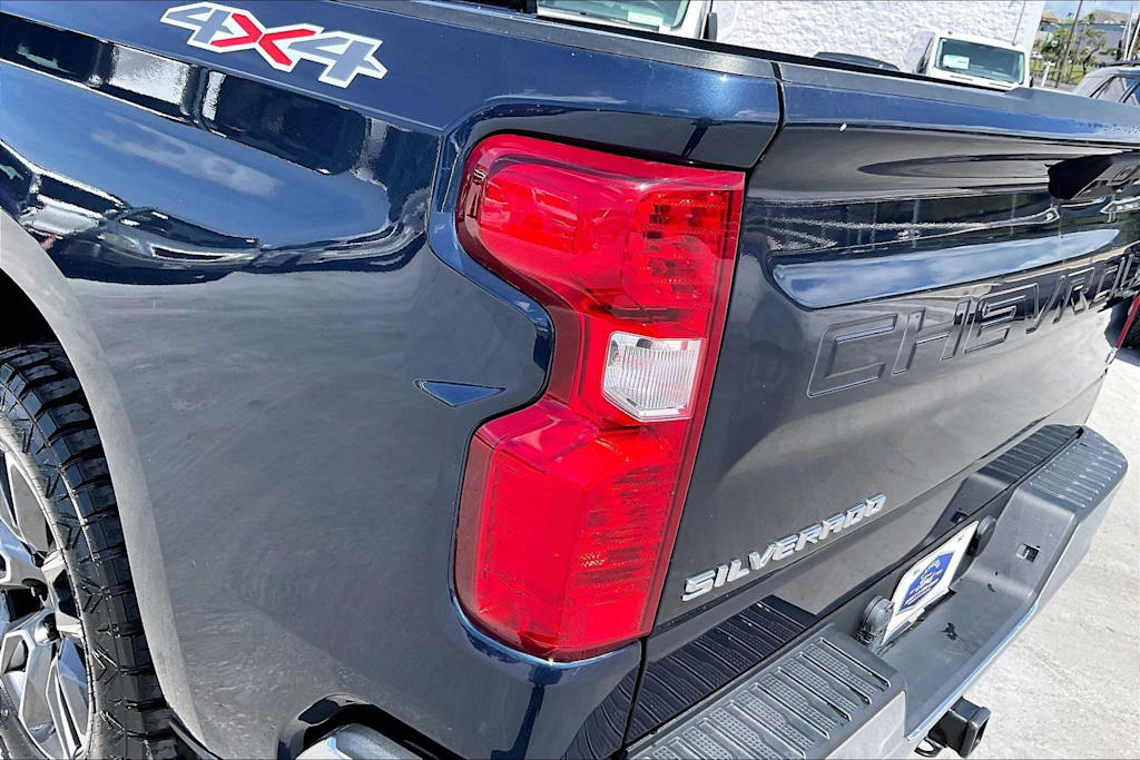 Thumbnail: 2022 Chevrolet Silverado 1500 - 32