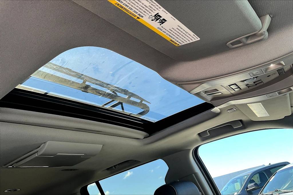 Thumbnail: 2017 GMC Yukon XL - 30