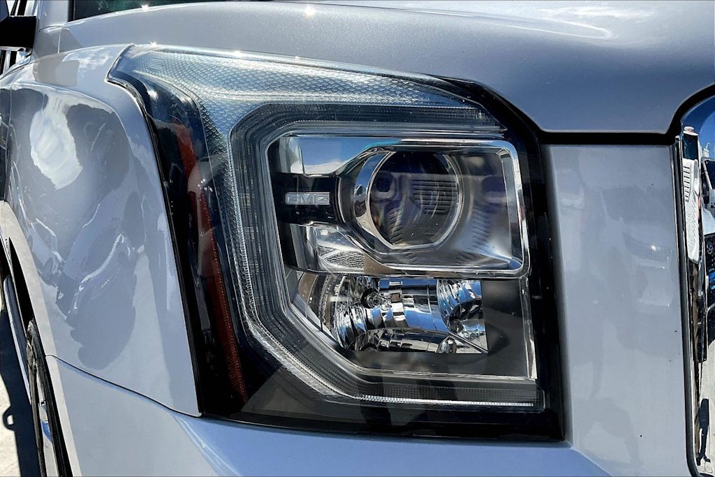 Thumbnail: 2017 GMC Yukon XL - 31