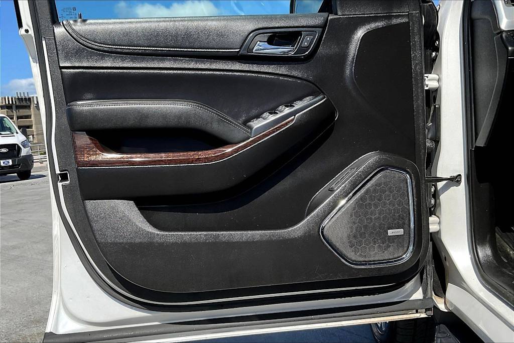 Thumbnail: 2017 GMC Yukon XL - 28