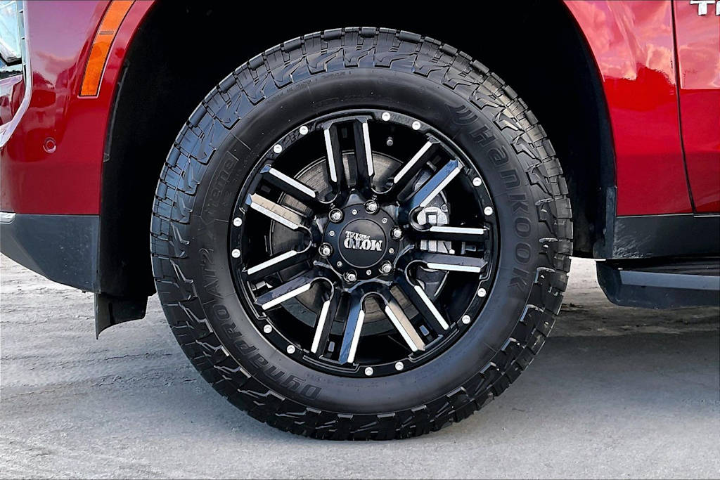 Thumbnail: 2025 Chevrolet Tahoe - 8