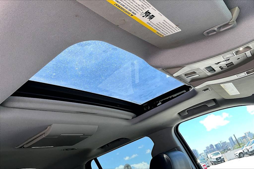 Thumbnail: 2015 Chevrolet Tahoe - 30
