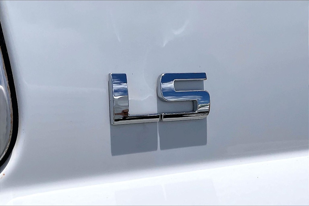 Thumbnail: 2016 Chevrolet Suburban - 7