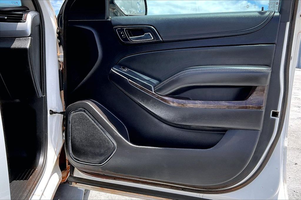Thumbnail: 2016 Chevrolet Suburban - 28