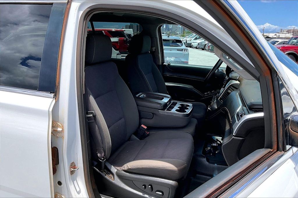 Thumbnail: 2016 Chevrolet Suburban - 12