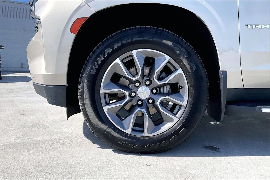 Thumbnail: 2022 Chevrolet Tahoe - 8
