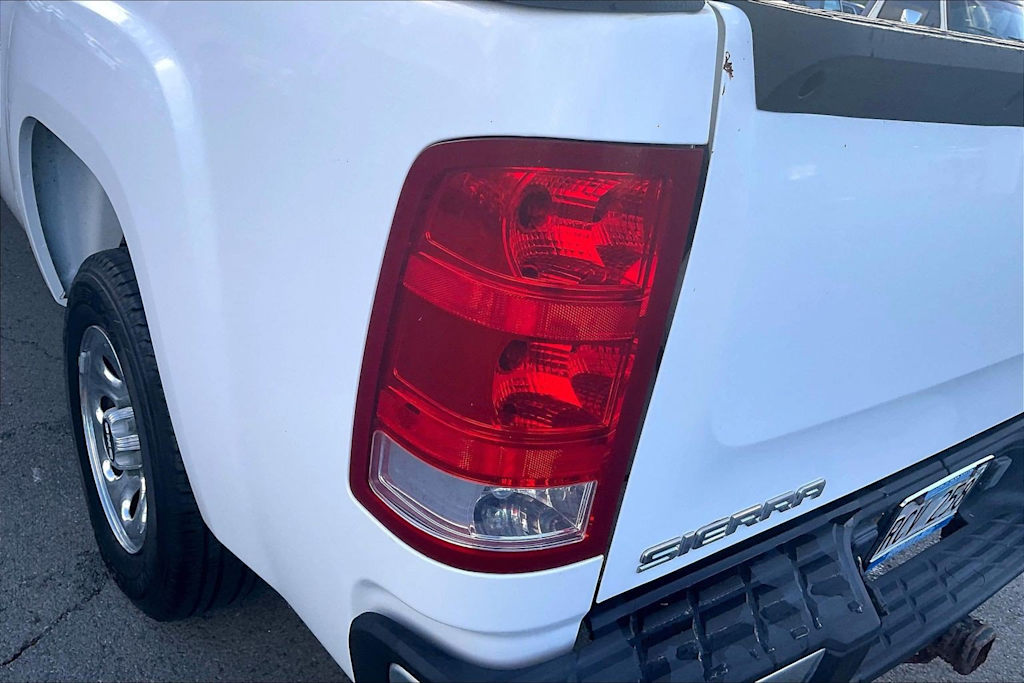 Thumbnail: 2008 GMC Sierra 1500 - 32