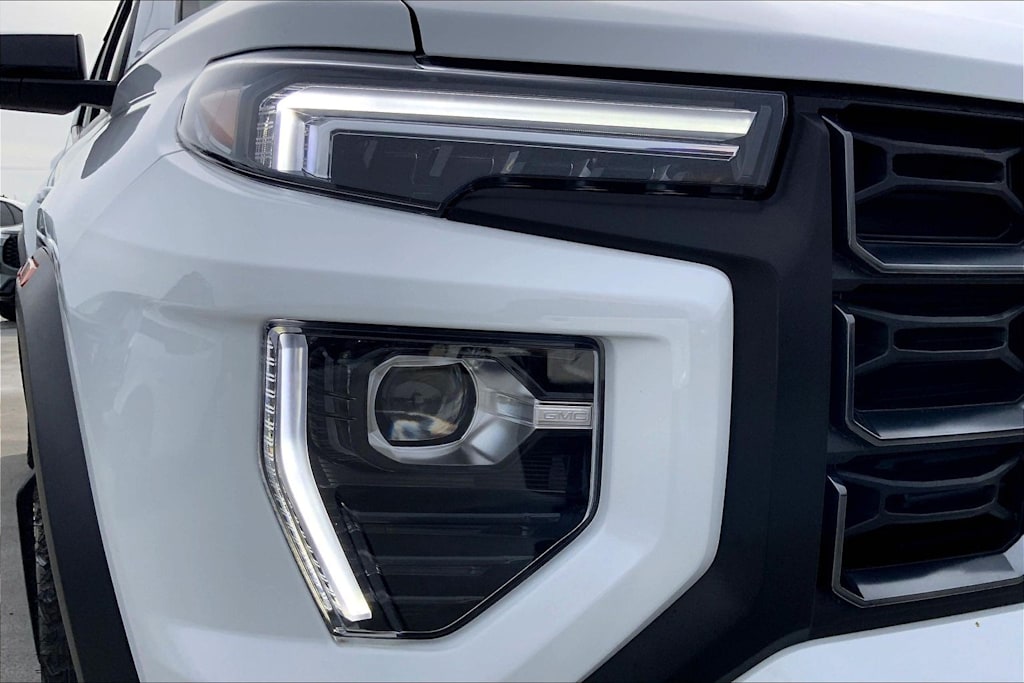 Thumbnail: 2024 GMC Canyon - 31