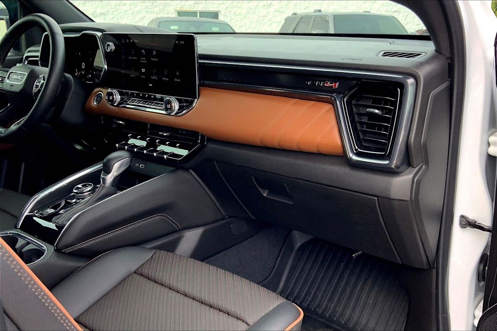 Thumbnail: 2024 GMC Canyon - 15