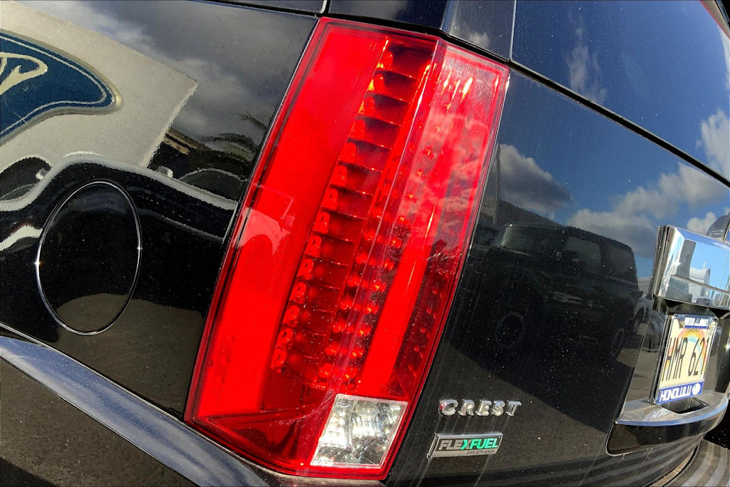 2011 Cadillac Escalade  32