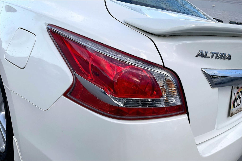 Thumbnail: 2013 Nissan Altima - 32