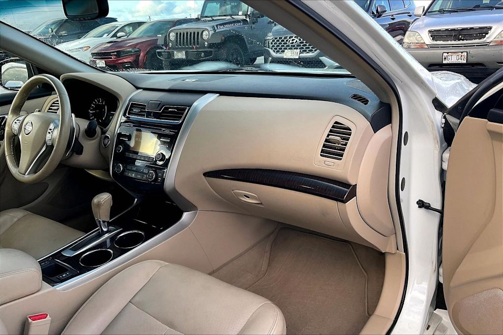 Thumbnail: 2013 Nissan Altima - 24