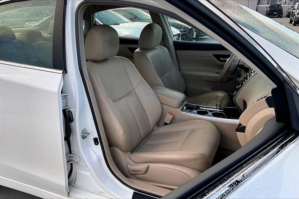 Thumbnail: 2013 Nissan Altima - 12