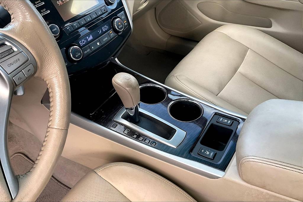 Thumbnail: 2013 Nissan Altima - 17