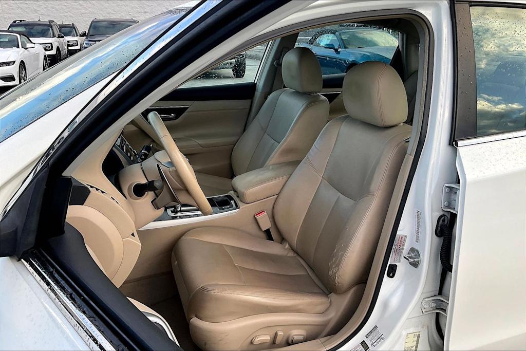 Thumbnail: 2013 Nissan Altima - 11
