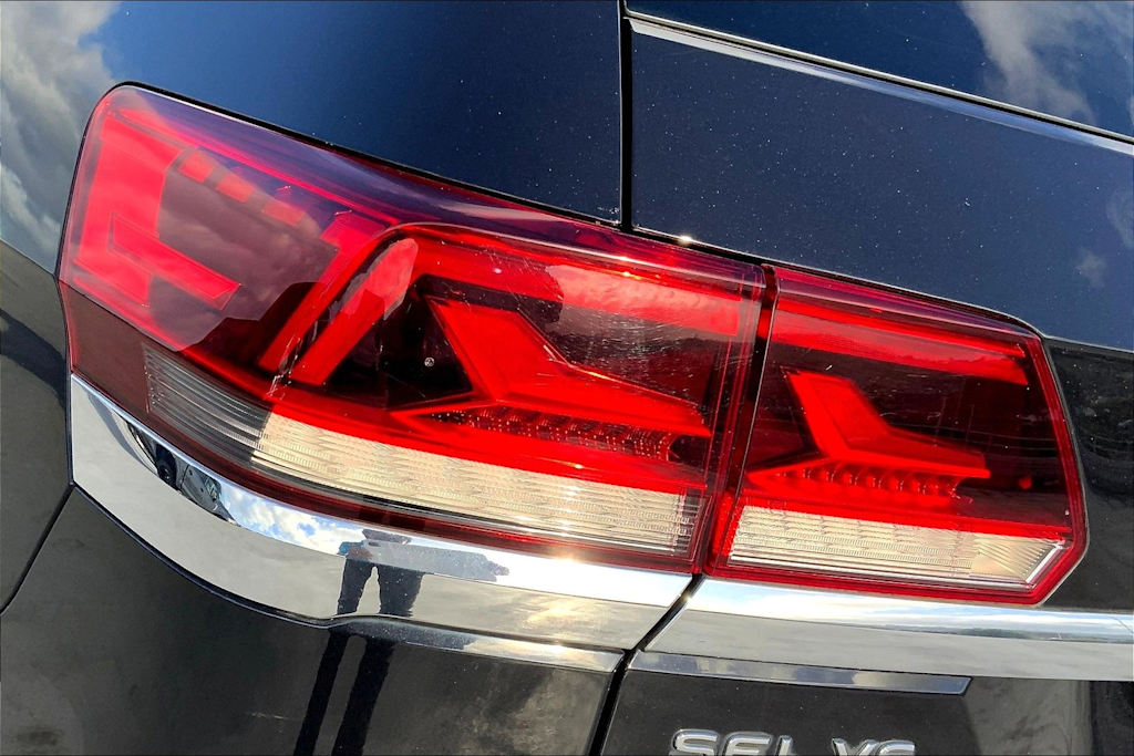 Thumbnail: 2021 Volkswagen Atlas - 32