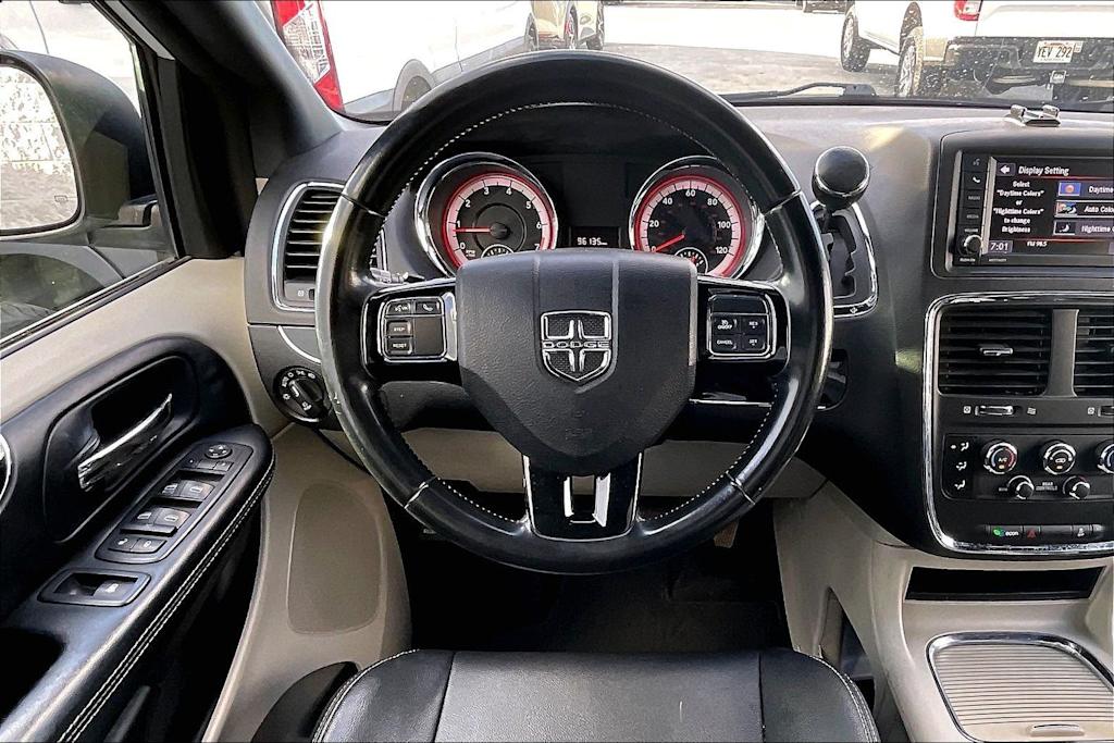 Thumbnail: 2019 Dodge Grand Caravan - 14