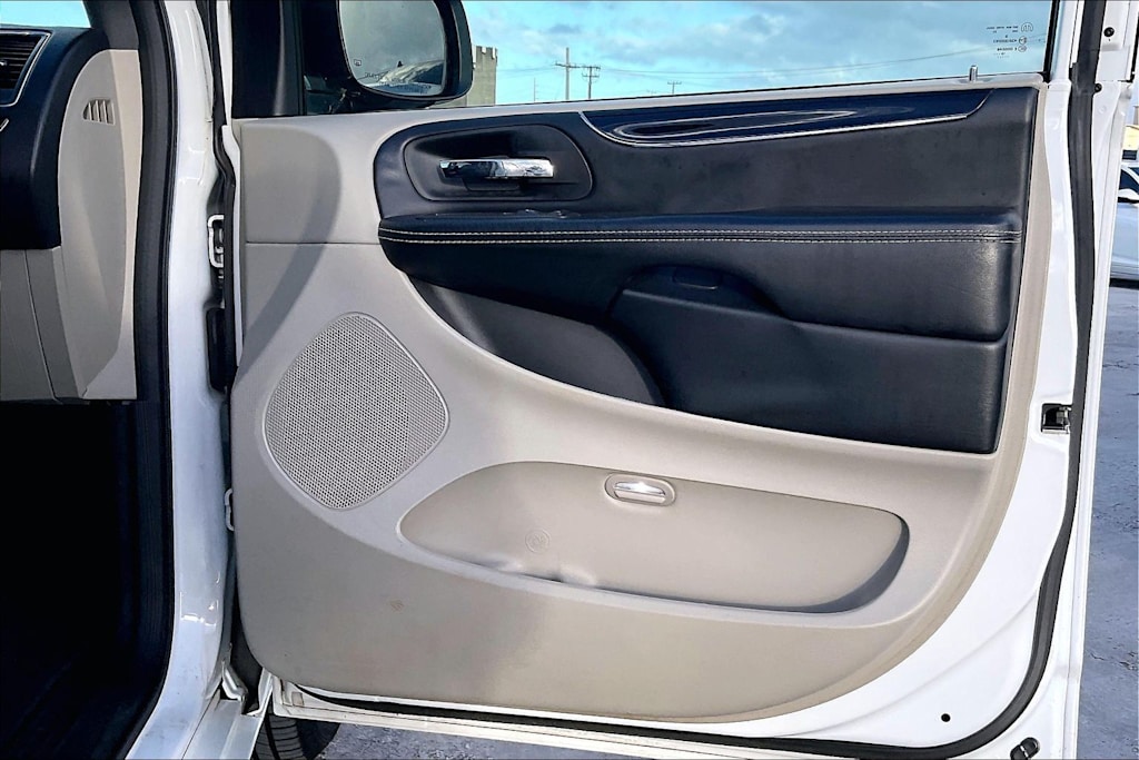 Thumbnail: 2019 Dodge Grand Caravan - 28