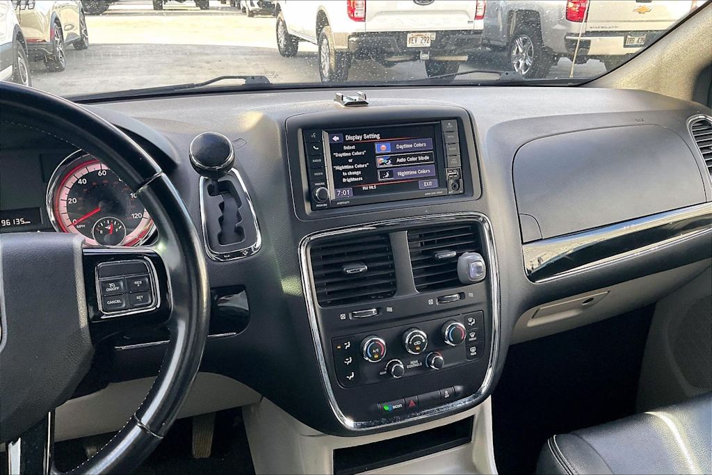 Thumbnail: 2019 Dodge Grand Caravan - 15