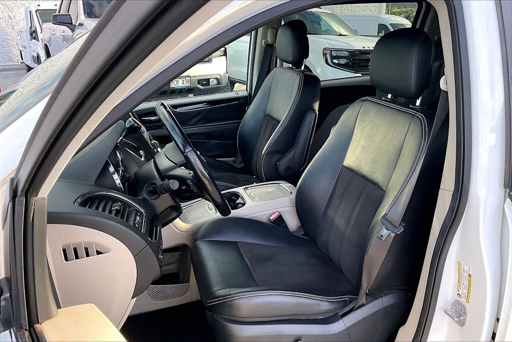 Thumbnail: 2019 Dodge Grand Caravan - 11