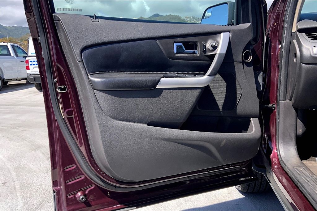 Thumbnail: 2011 Ford Edge - 28