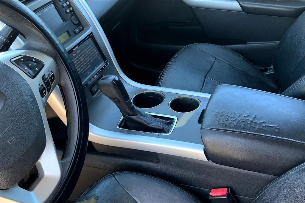 Thumbnail: 2011 Ford Edge - 17
