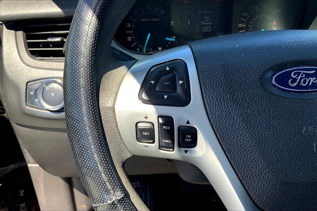 Thumbnail: 2011 Ford Edge - 25