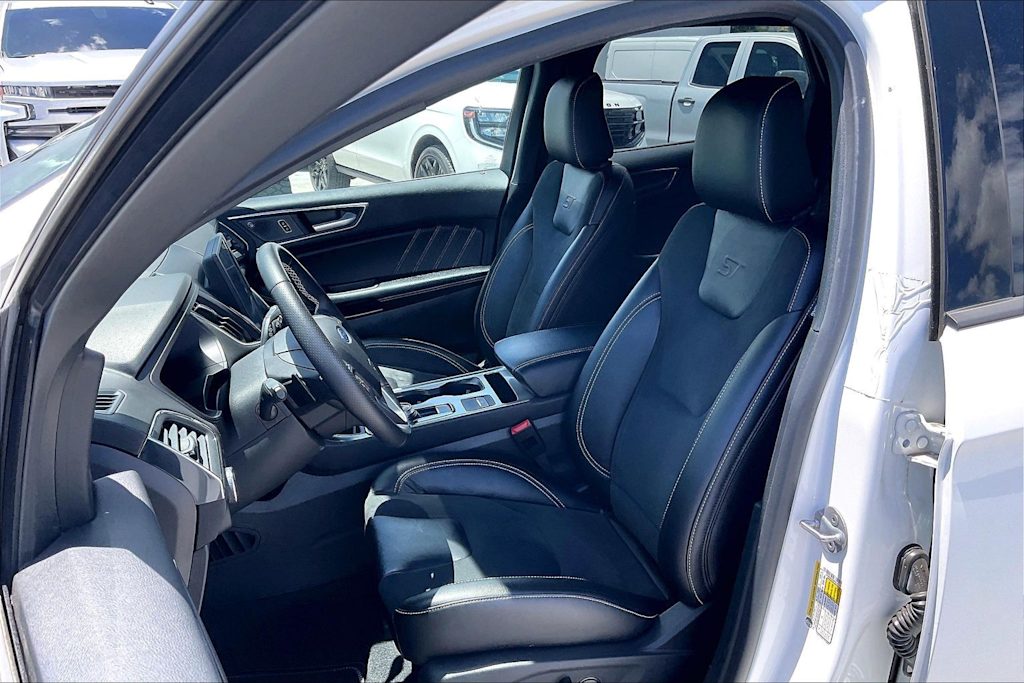 Thumbnail: 2023 Ford Edge - 11