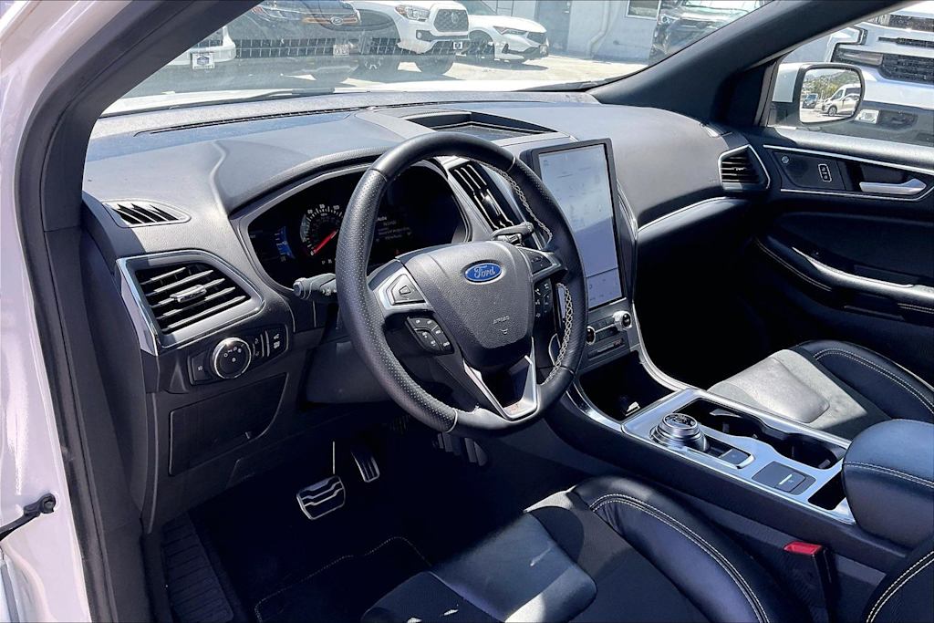 Thumbnail: 2023 Ford Edge - 2