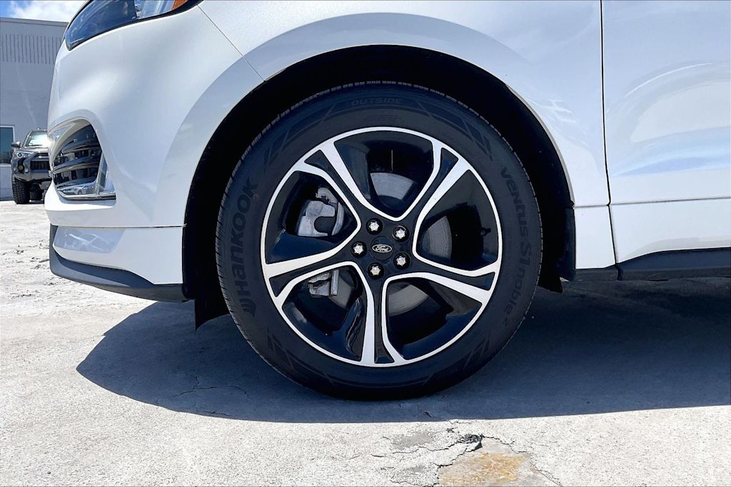 Thumbnail: 2023 Ford Edge - 8