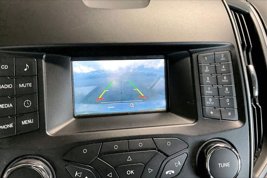 Thumbnail: 2018 Ford Edge - 16