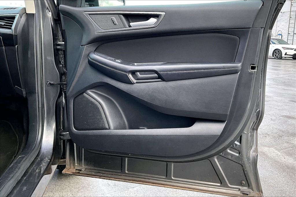 Thumbnail: 2018 Ford Edge - 28