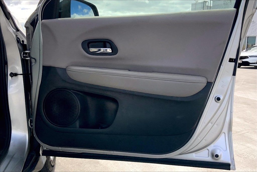 Thumbnail: 2016 Honda HR-V - 28