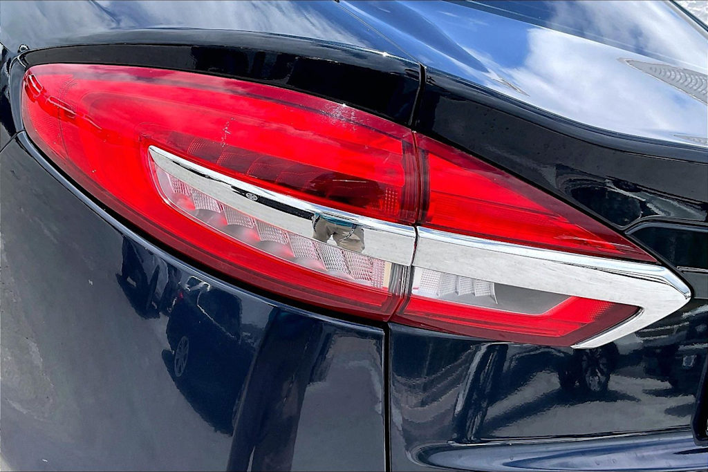 Thumbnail: 2020 Ford Fusion - 32