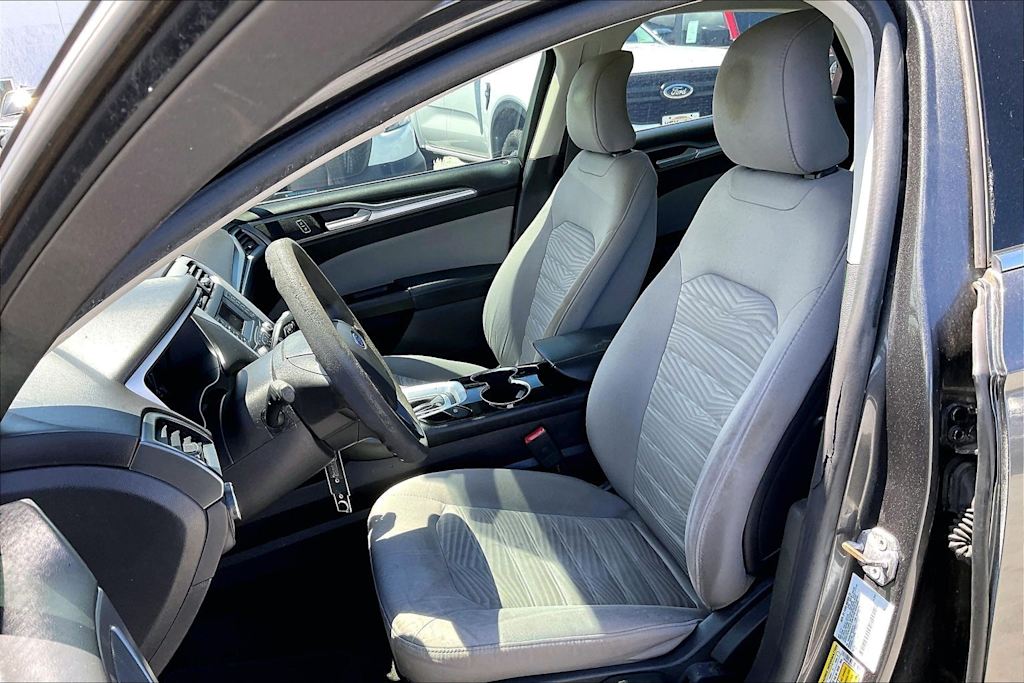Thumbnail: 2016 Ford Fusion - 11