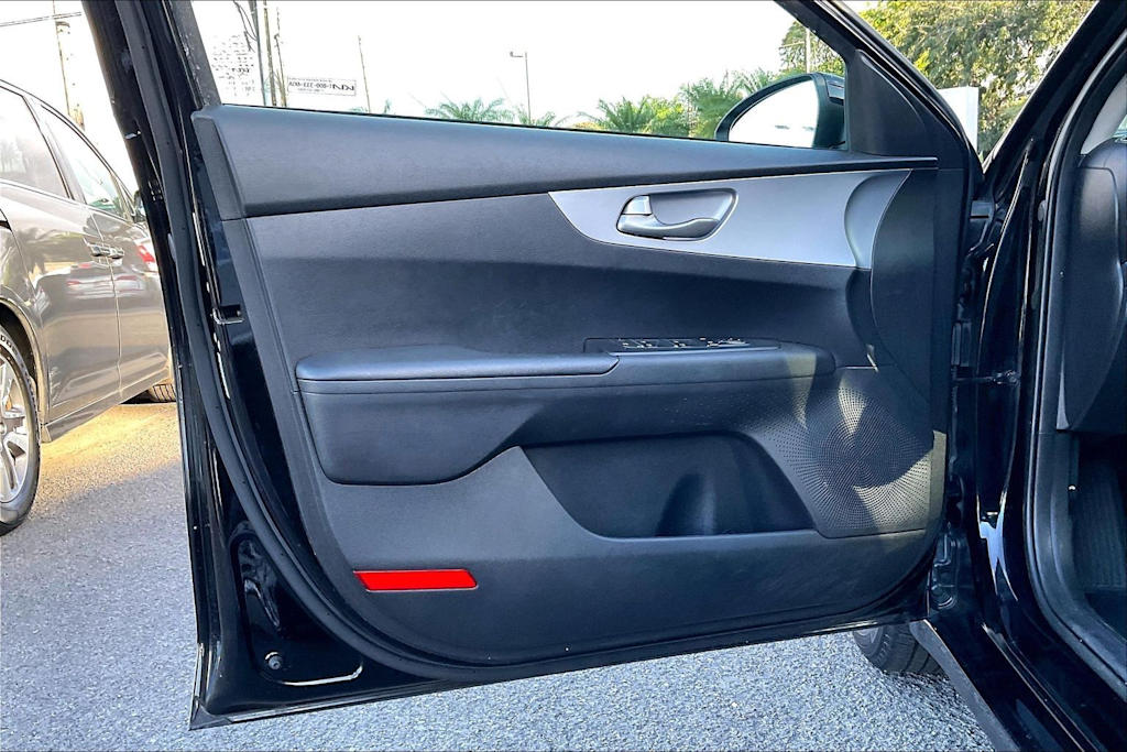 Thumbnail: 2022 Kia Forte - 27