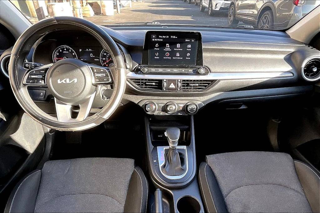 Thumbnail: 2022 Kia Forte - 10